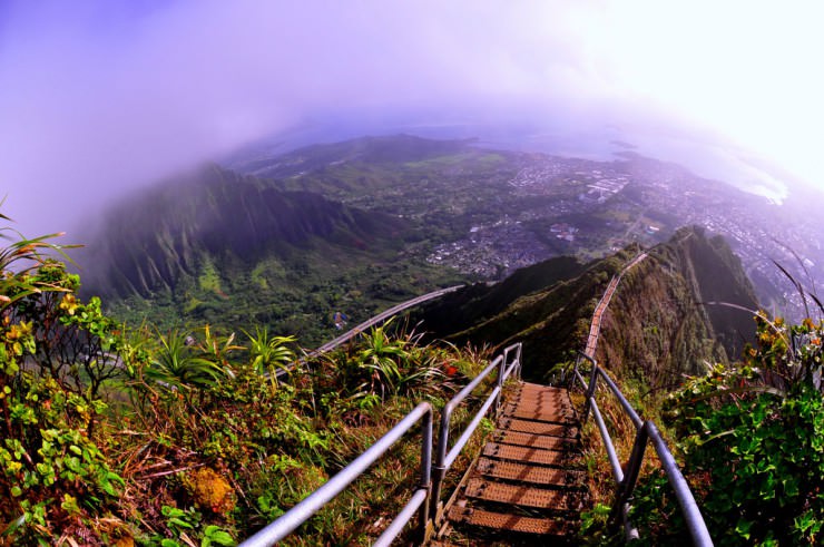 Hawaii to remove forbidden staircase due to 'rampant trespassing