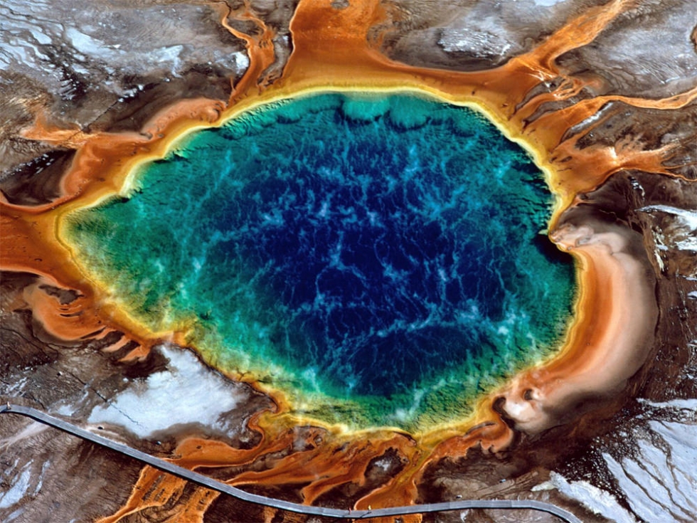 The Multicolored Hot Grand Prismatic Spring In Yellowstone Usa Places To See In Your Lifetime