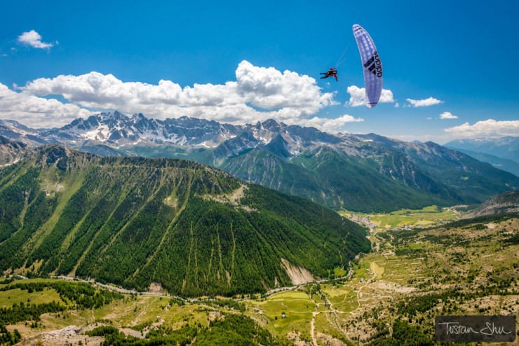 Paraglide-Photo by Tristan Shu