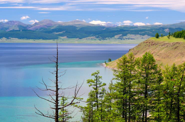 Khovsgol Lake, Mongolia © Shutterstock, Inc.