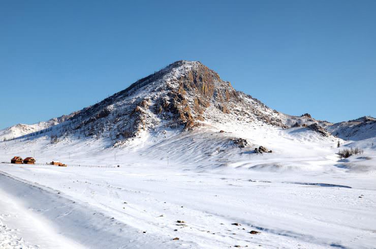 Mongolian winter landscape © Julia Baturina | Shutterstock, Inc.