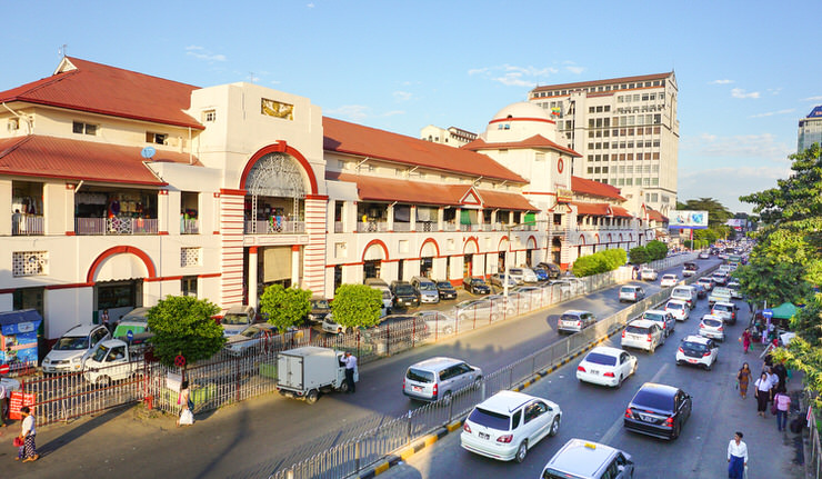 The Sule Boulevard with famous Bogyoke Market