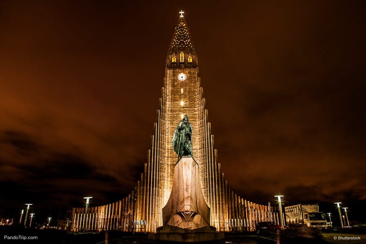 Leifur Eriksson monument and Hallgrimskirkja, Iceland